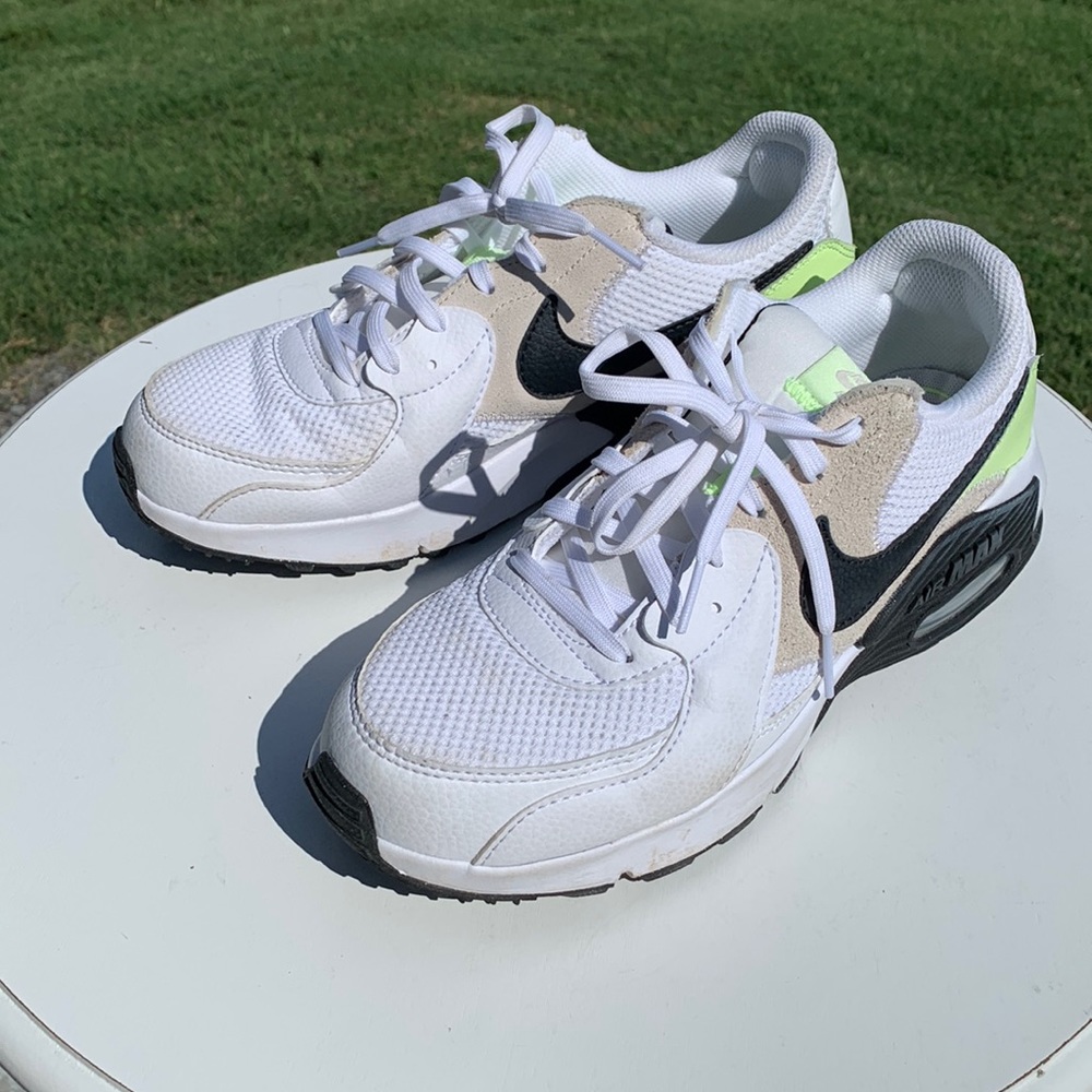 Nike Air Max Tennis Shoes